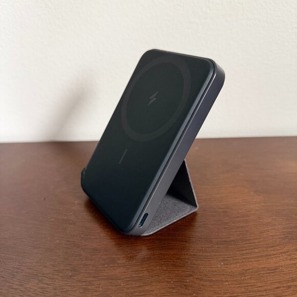 Anker 622 MagGo Magnetic Battery (with Foldable Stand) – Great Condition - Picture 1 of 2